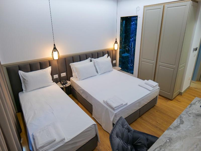 Chimaera Hotel image