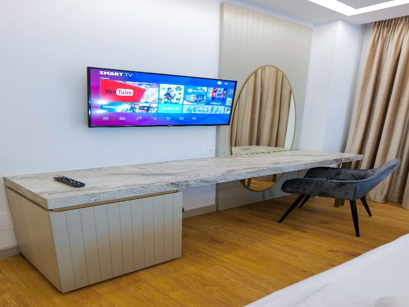 Chimaera Hotel image