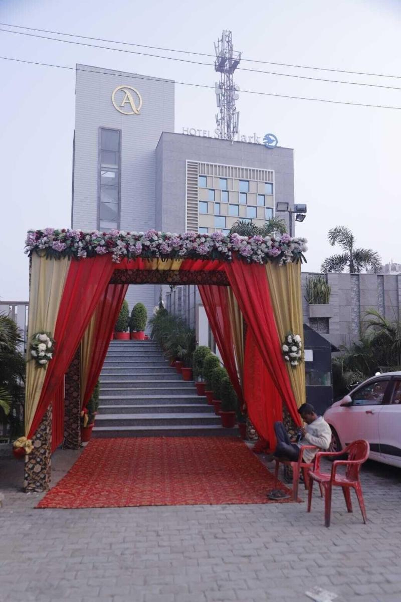 Hotel Skylark — main photo