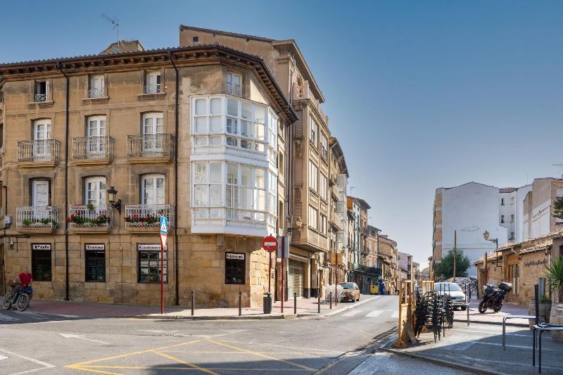 Limehome Haro Calle De La Vega image