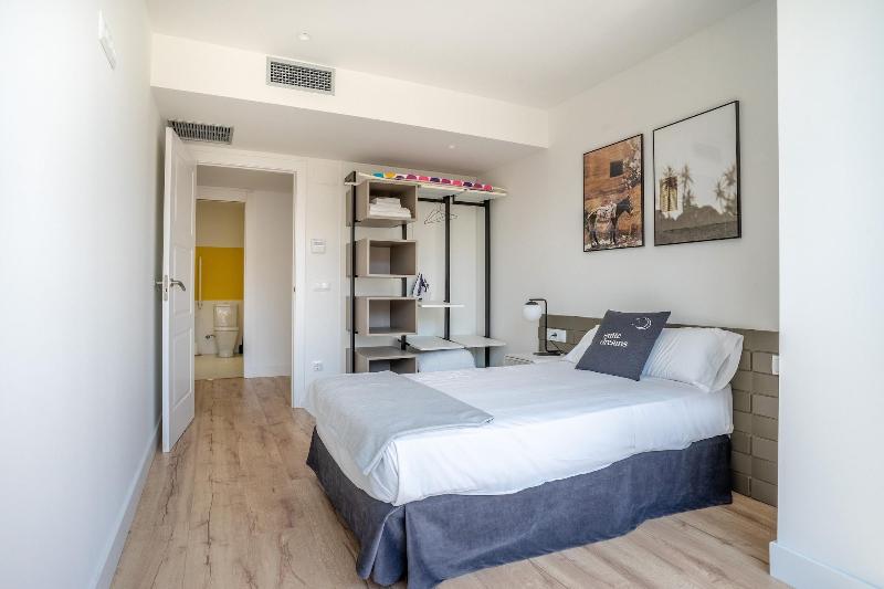 Limehome Haro Calle De La Vega image
