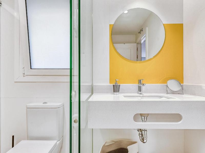 Limehome Haro Calle De La Vega image