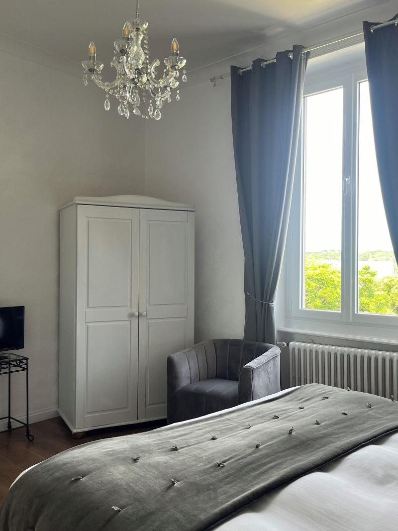 La Maison De Louisette image