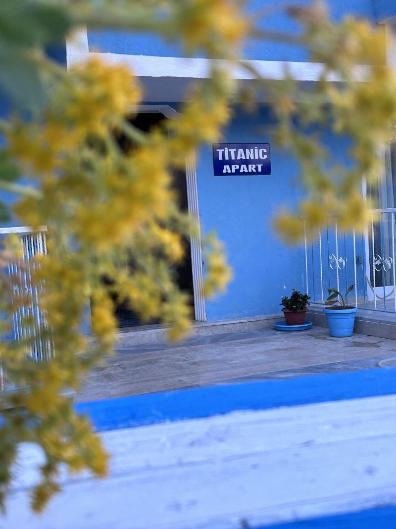 The Titanic House — main photo