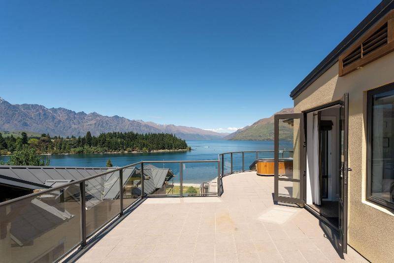 Spacious Unit With Views And Balcony image