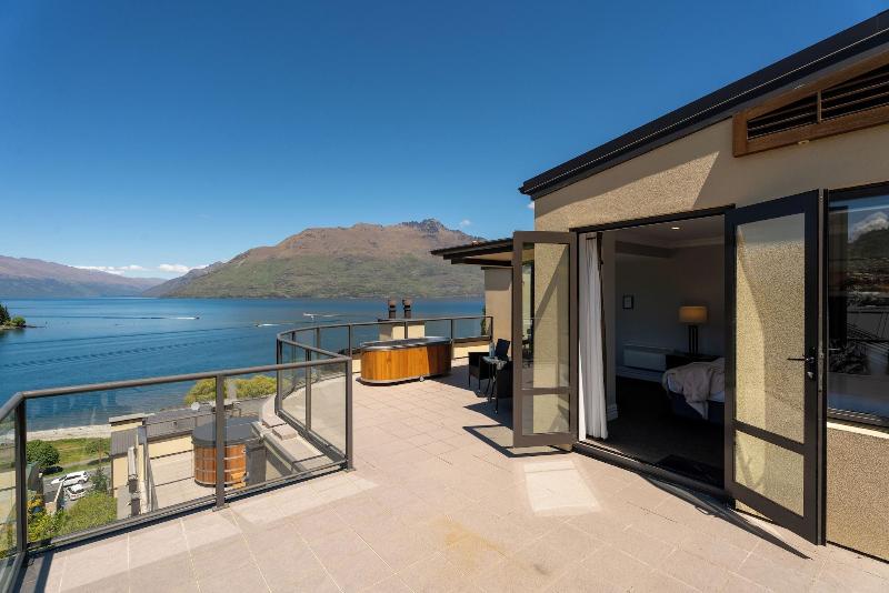 Spacious Unit With Views And Balcony image