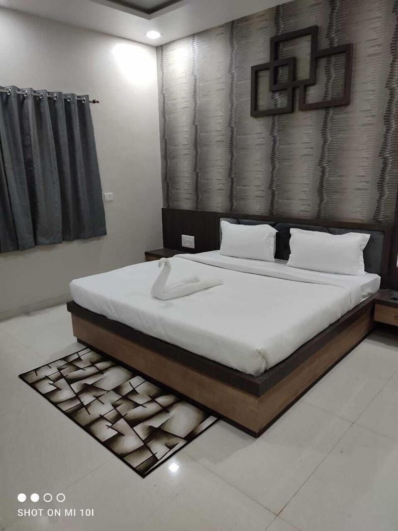 Hotel Grand Royal 3