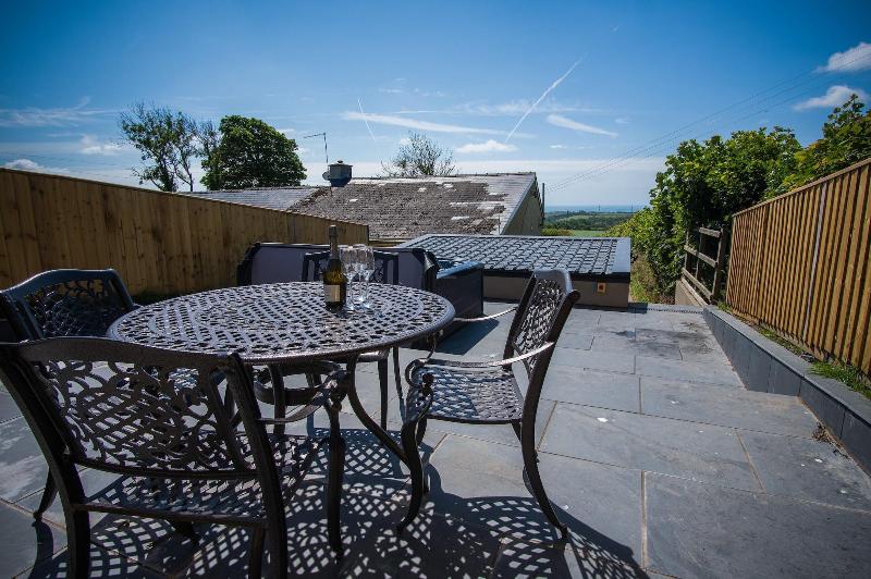 Anchor Well 2 Bedroom Ludchurch image