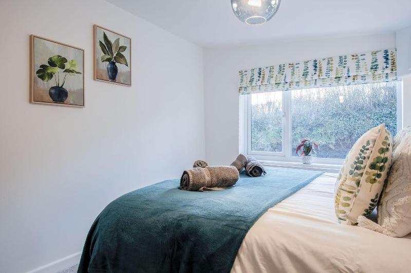 Anchor Well 2 Bedroom Ludchurch image