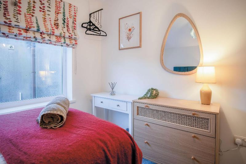Anchor Well 2 Bedroom Ludchurch image