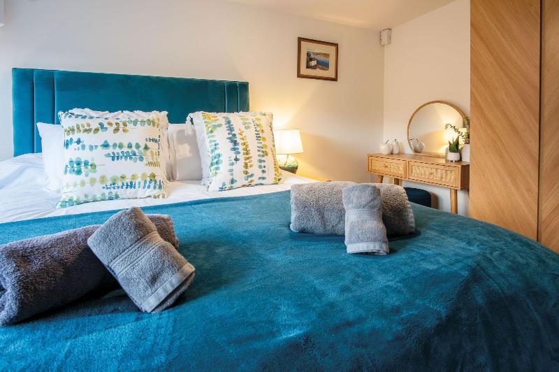 Anchor Well 2 Bedroom Ludchurch image