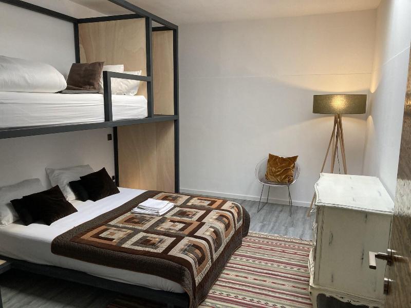 Caruma Surf Hostel Suites image