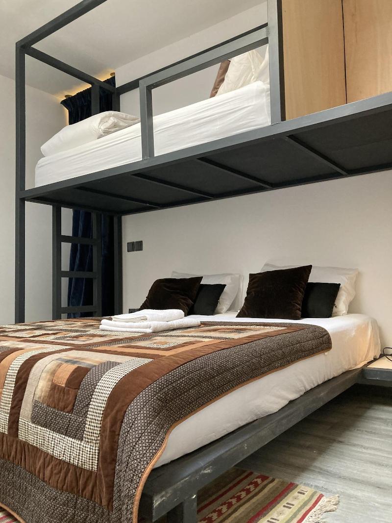Caruma Surf Hostel Suites image
