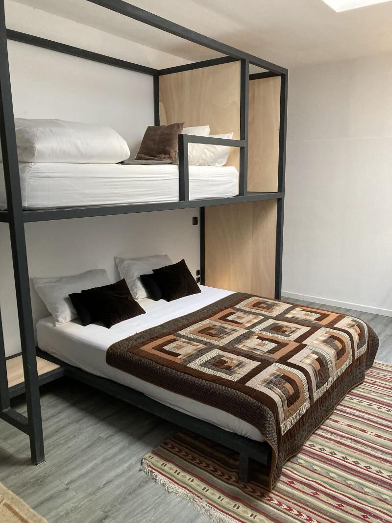 Caruma Surf Hostel Suites image
