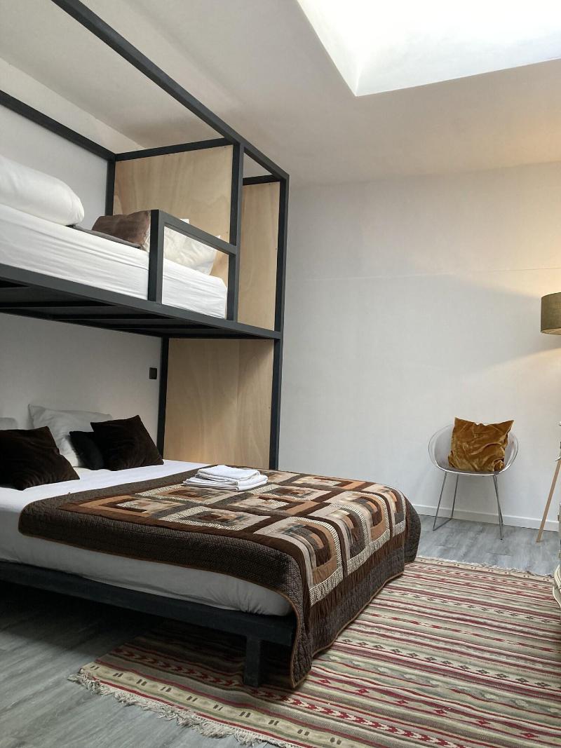 Caruma Surf Hostel Suites image