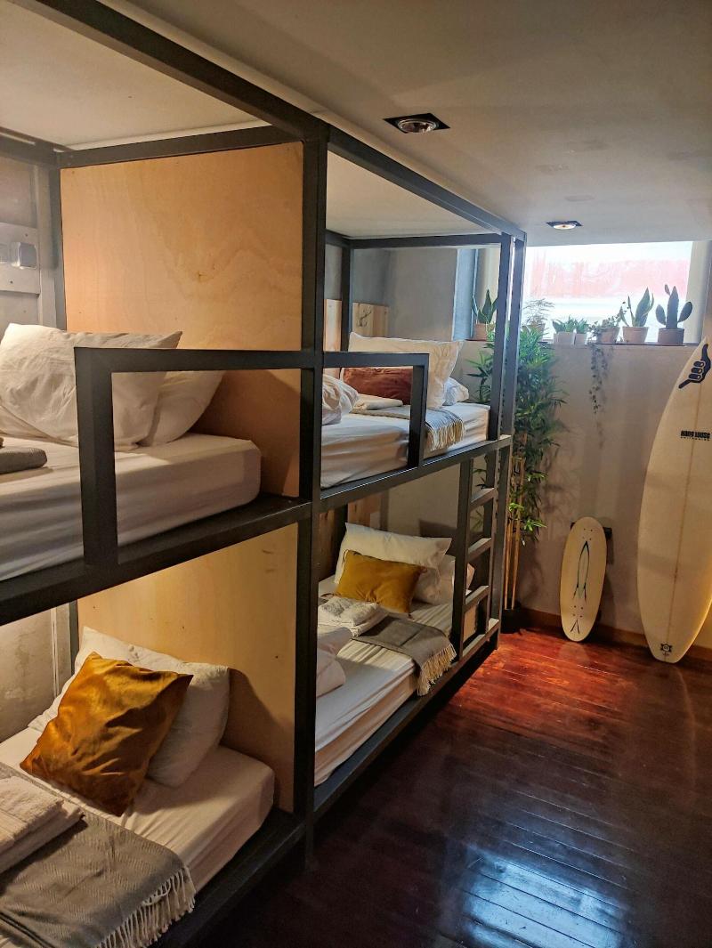 Caruma Surf Hostel Suites image