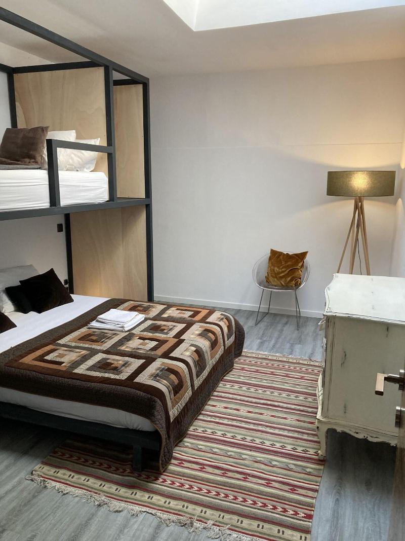 Caruma Surf Hostel Suites image