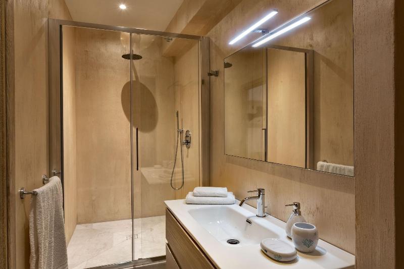 Iconic Luxury Suite image