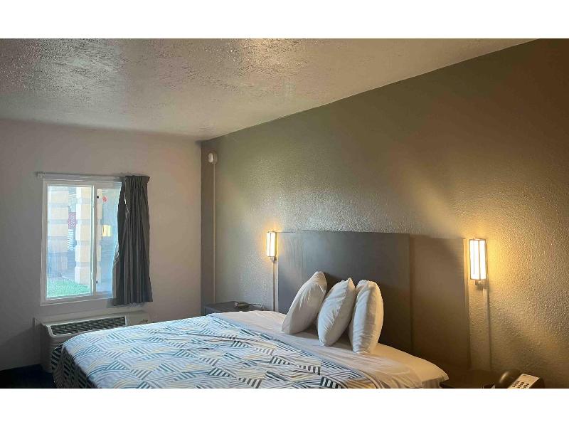 Studio 6 Lake Jackson, TX GA image