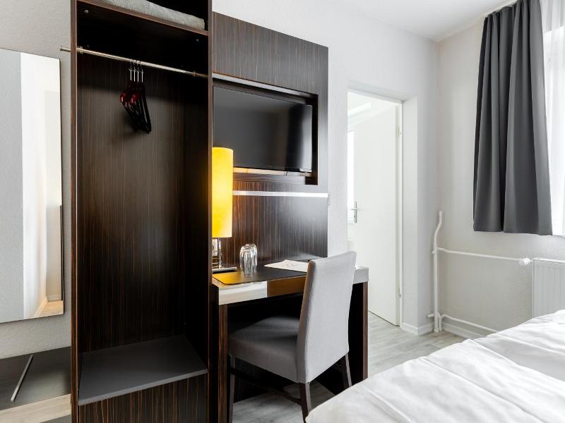 Hotel 22 image