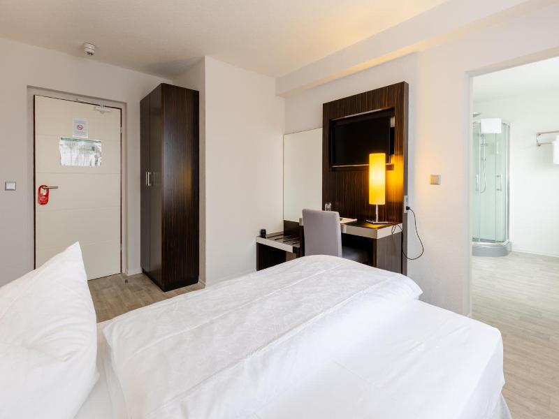 Hotel 22 image