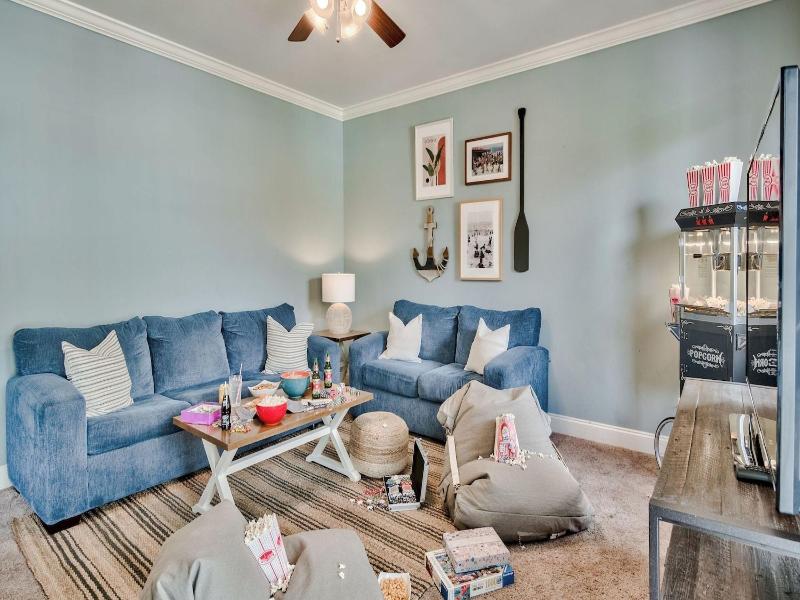 Coral By Avantstay Gorgeous Three Story Home W Tw — photo 84