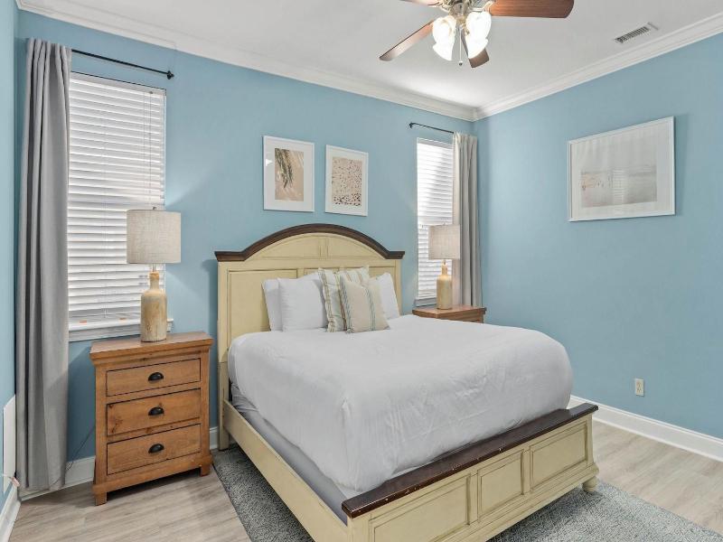 Coral By Avantstay Gorgeous Three Story Home W Tw — photo 40