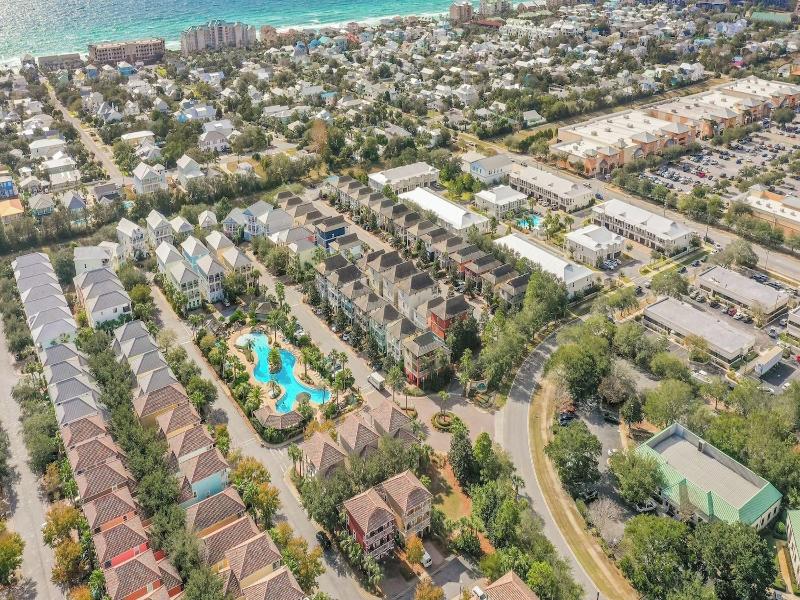 Coral By Avantstay Gorgeous Three Story Home W Tw — photo 41