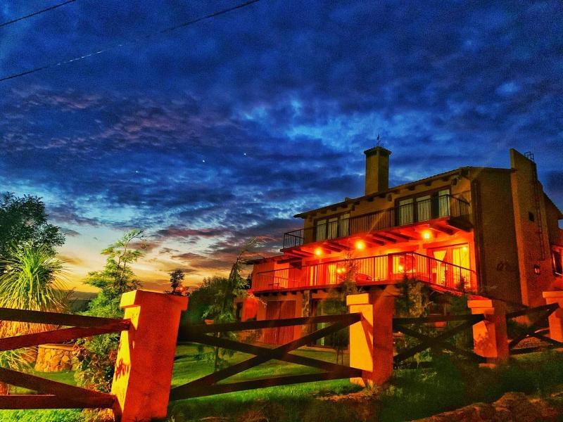 Beautiful Cabin Downtown Tapalpa Oven Mud Barbecue — main photo