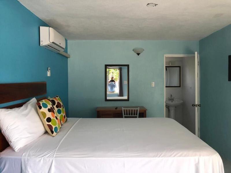 Airport Beach Hotel image