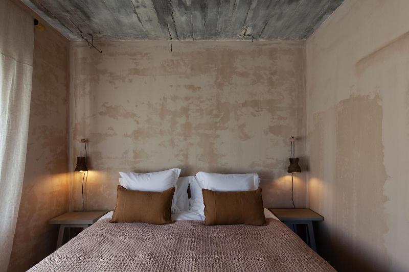 Azenhas Do Mar Valley House image