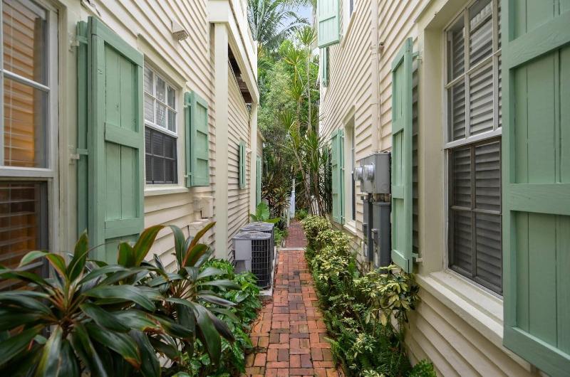Paradise Place By Avantstay Key West Old Town Cond