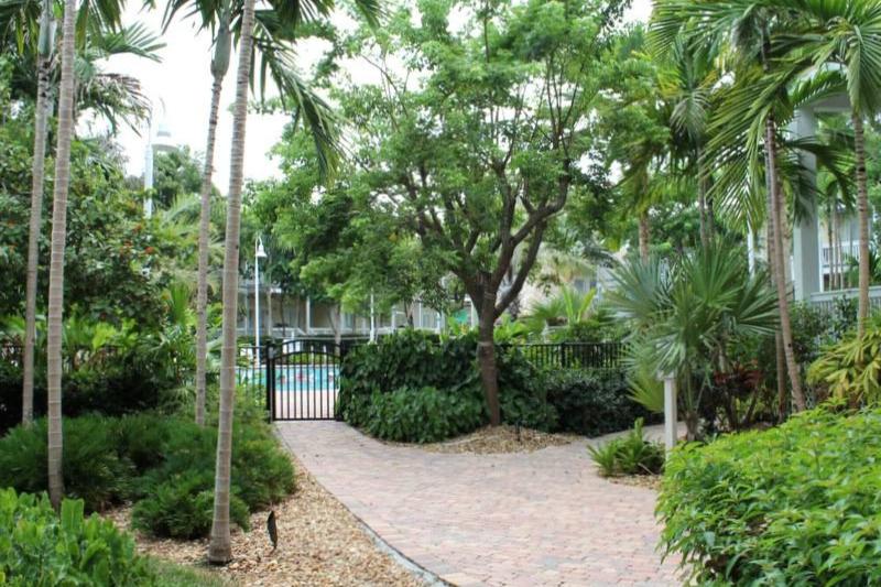 Coral Palm By Avantstay Key West Walkable Gated Co