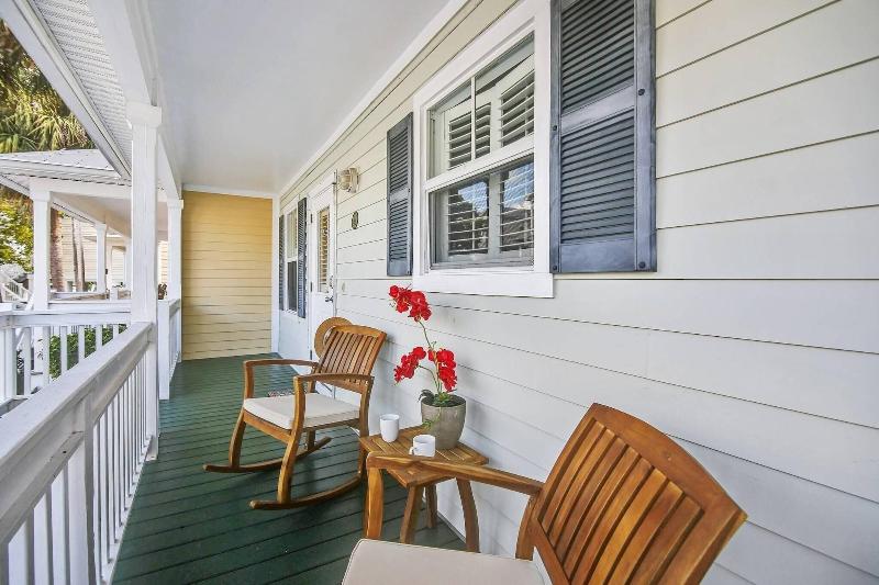 Coral Palm By Avantstay Key West Walkable Gated Co
