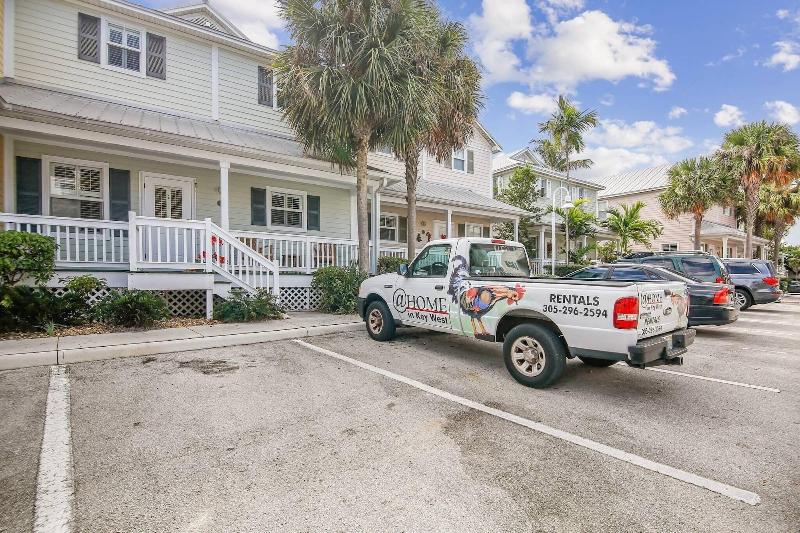 Coral Palm By Avantstay Key West Walkable Gated Co