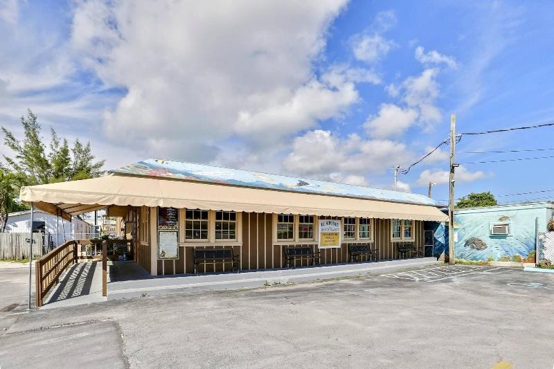 Coral Palm By Avantstay Key West Walkable Gated Co