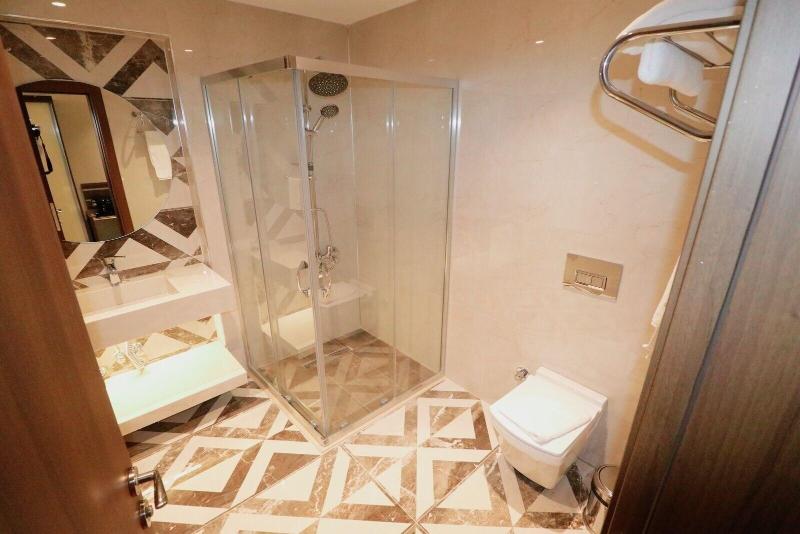 Grand Luxury image