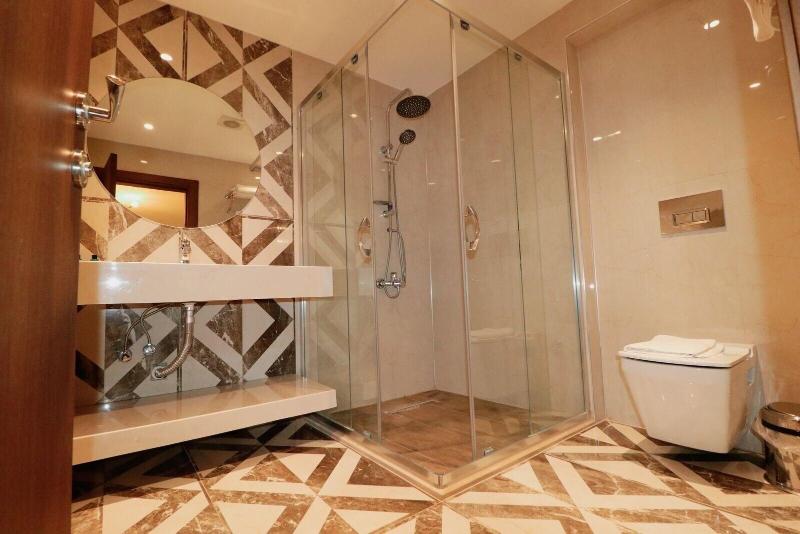 Grand Luxury image