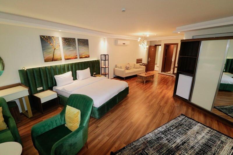 Grand Luxury image