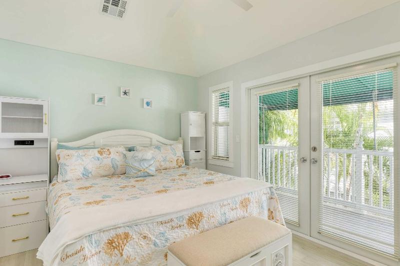 HOUSE KING BED TWO BEDROOMS