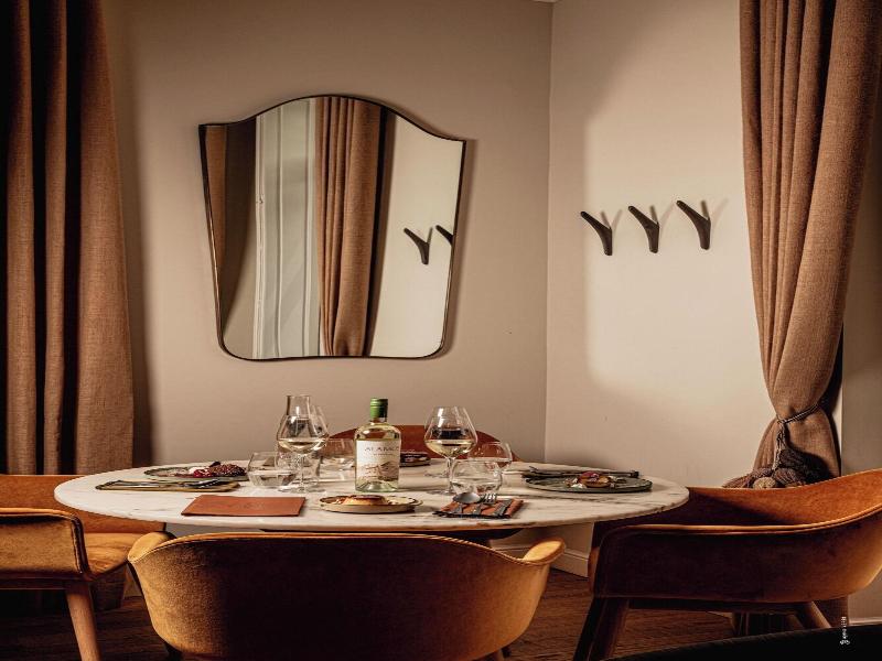 Hotel Le Mosaa Que image