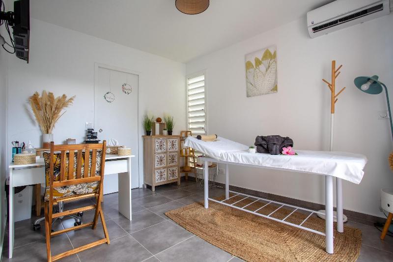 Ha Tel Guadeloupe Palm Suites image