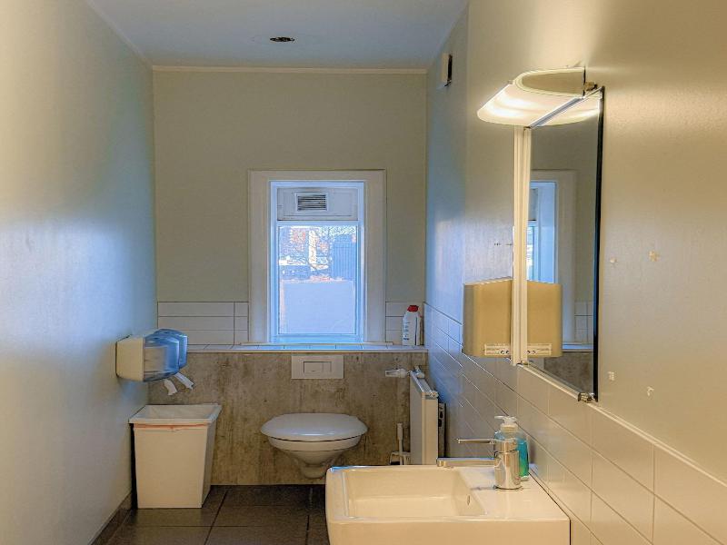 Baron S Hostel And Guesthouse image