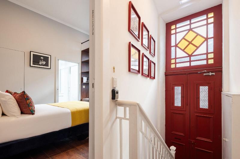 Utopian Hotel image