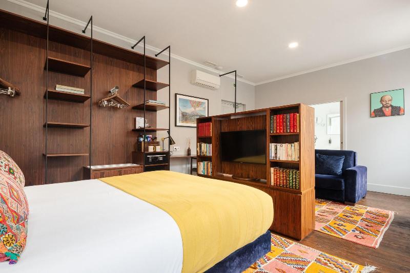 Utopian Hotel image