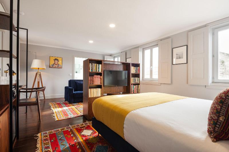 Utopian Hotel image