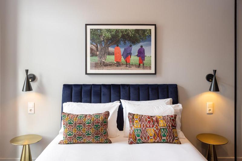 Utopian Hotel image