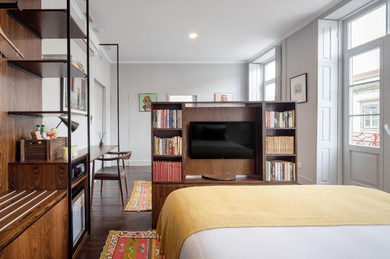 Utopian Hotel image