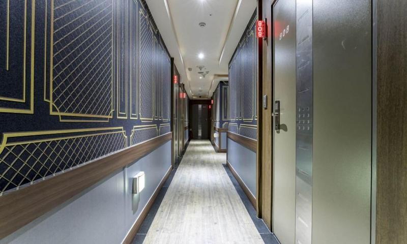 Bobos Hotel image