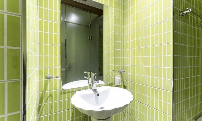 Bobos Hotel image